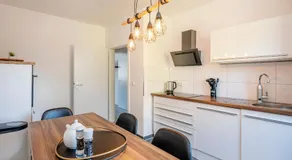 Moderne Wohnung für 6 nahe Arena - Image 5