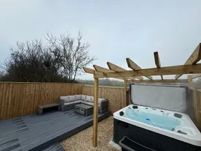 2 Bedroomed Bungalow with Large Hottub - Image 4
