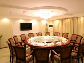 Sun Moon Hotel - Image 4