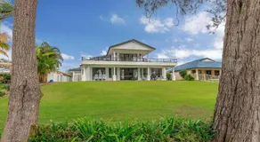 Taroona - Majestic Waterfront Holiday House in Yamba - Holiday Yamba - Image 4