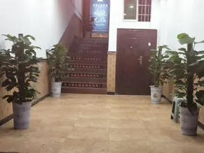 Green orange Theme Hotel - Image 5