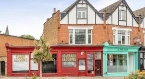 Stylish 2Bed Flat Near Hampton Court RiverThames - Pass the Keys - Image 3