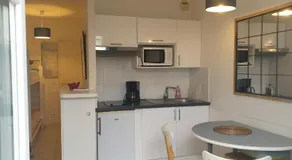 Studio avec terrasse et parking 200m plage et commerces - Image 3