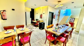 Summer Land Hotel - Image 3