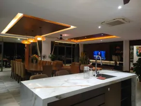 Sunshine Beachfront Villa - Image 5