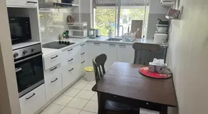 UQ big room 2 bed for 2 people Q1 - Image 4