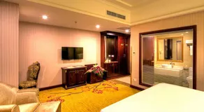 Vienna Hotel Shanghai Happy Valley - Image 2