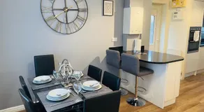 4 Bed House With Hot Tub and Games Room in Derby! - Image 3
