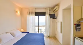 Rex Residence Hotel - Image 2