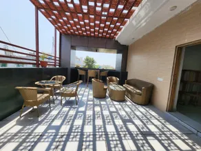 Square 9 Inn - Image 3