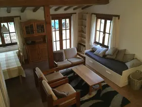 Cosy and snug holiday home with joint swimming pool - Image 1