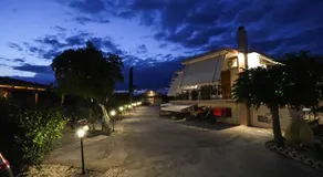 AK VILLAGE ROOMS - Image 4