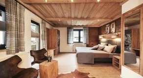 Golf & Ski Chalet - Image 2