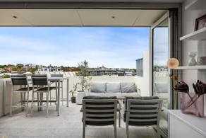 Sandy@Village - newly renovated + bay views - Image 2