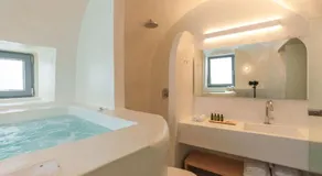 Villa Karterados Suites - Image 3
