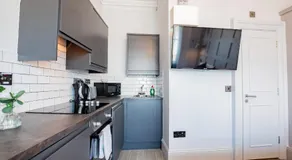 Stylish Marina Escape - Sleeps 2 - Image 3