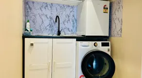 20 minutes to Mel CBD 2 BRs AirCon unit guest house - Image 4