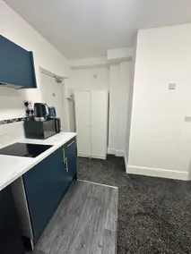 Room 5 NG3 2AZ - Image 5
