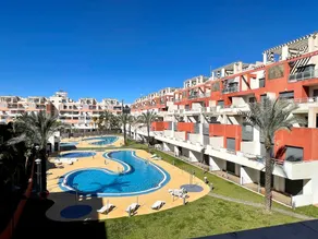 House with terrace & pool - Image 3