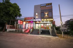 HOTEL BLUEMOON - Image 3