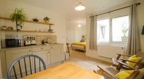 Rookery Lane Food and Lodging - Image 3