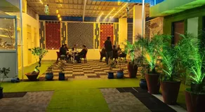 C T Heights Inn - Image 2
