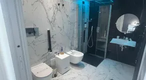 Lci Deluxe Rooms - Image 2