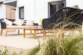 Beautiful Rural Cottage by the Coast - Image 3