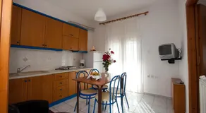Yiouli Hotel - Image 4