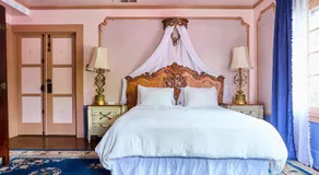 Hollywood Home - Image 2