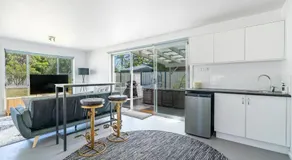 Seven Miles Beach Escape - Image 4