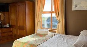 Crown & Anchor Inn - Image 2