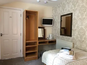 202 Guesthouse - Image 4