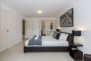 Cottesloe Cove Beach Apartment - Image 4