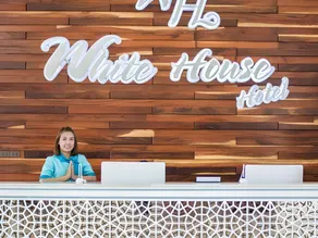 White House Hotel - Image 4