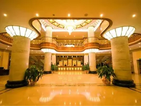 Golden Phoenix Hotel - Image 4