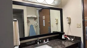 Hotel Inn Milwaukee - Image 4