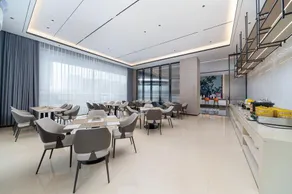 PHIREN High-Rise River View Hotel (Nanchang The Mixc Ferris Wheel Star Nanchang) - Image 2