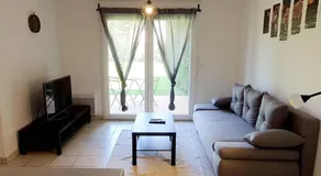 Charmant appartement avec terrasse et jardin au calme Proche Bus Métro - Image 2