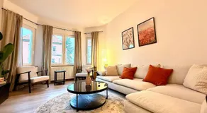Peaceful & Stylish 2 Bedroom Stay with Garden - Image 2