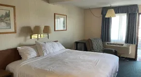 Landmark Inn - Image 5