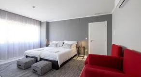 BUS STATION Suites & Studios - Image 2