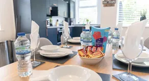 High Peak 5 Star Haven Gardens Parking & WiFi - Image 4