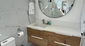 Modern Bright New Studio with Roof-top Deck Walk to Santa Monica Beach, FreeWiFi, Parking - Image 4