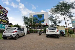 OYO 45332 Hotel Vivek Executive - Image 5