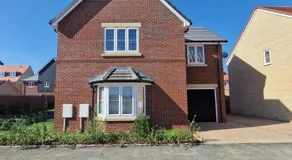 Brand new Entire 4-bed House in Peterborough - Image 4