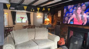The Carpenters Arms Rooms in Broadway, Laugharne - Image 3