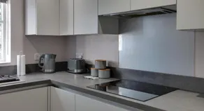 Entire home/flat perfect for contractors - Image 5