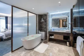 Qianhuazhou Holiday Hotel - Image 3