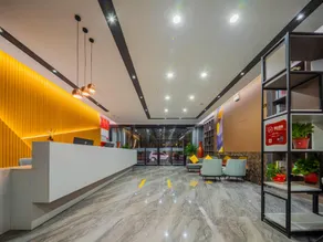 Home Inn - Huayi Select Hotel - Yulin Jingbian County Minsheng Road - Image 3